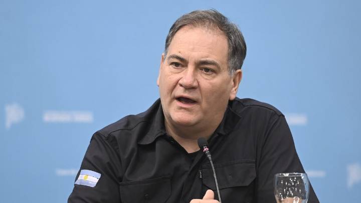Javier Alonso calificó de “provocación” la caravana libertaria y confirmó un detenido tras ataque a Javier Milei