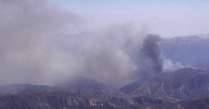 Canyon fire explodes to nearly 5,000 acres; thousands evacuated in L.A., Ventura counties