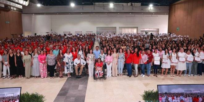 Más de mil mujeres concluyen capacitación en el Tercer Encuentro de “Mujeres al Centro”
