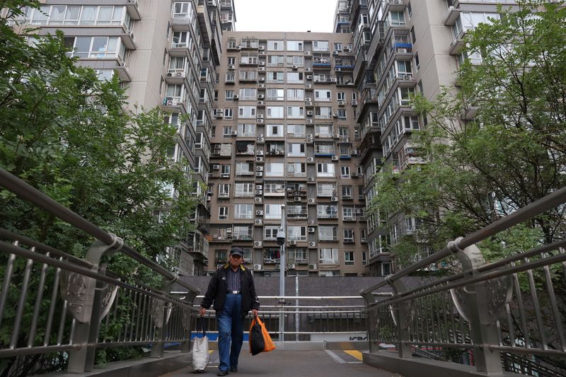 China's property investment falls 12% y/y in January