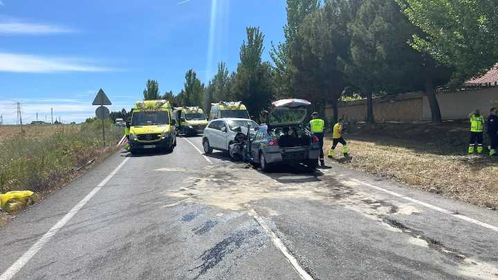 Al menos dos fallecidos tras la colisión de dos coches en la carretera N