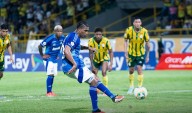 Millos y Hernán Torres sufren con locura; derrota, pero clasificaron