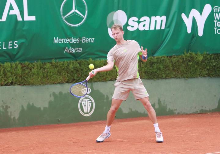 Jornada de sorpresas con la eliminación de Jaime Barranco y Gerard Campana en el Torneo Dionisio Nespral de tenis