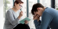 Cinco desafíos emocionales que llevan a terapia, según expertos