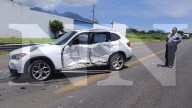 Dos personas lesionadas tras choque de dos camionetas