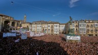 "Metros y metros" de pancartas a favor de los presos de ETA en las fiestas de Vitoria