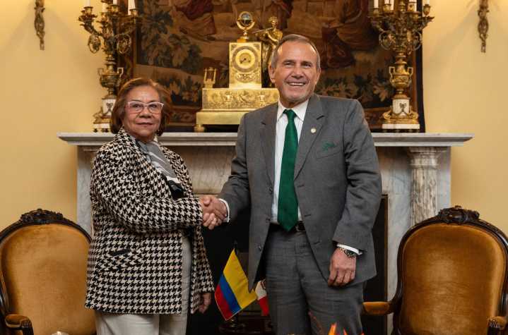 Colombia y Perú acuerdan reforzar la cooperación fronteriza y navegabilidad del Amazonas