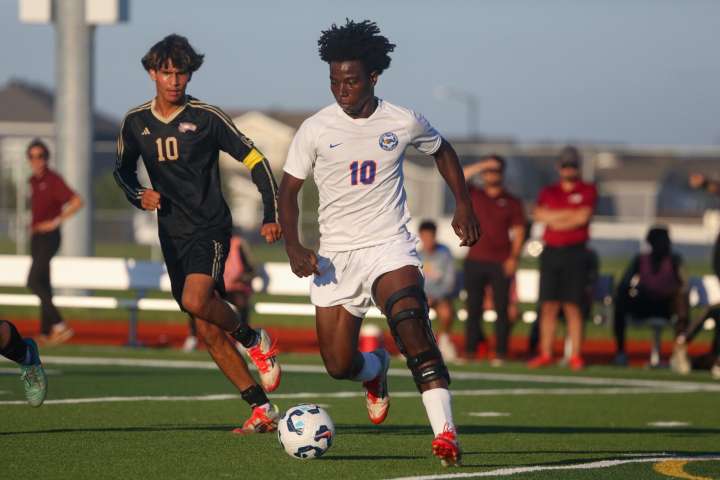 Markus Podliska's second-half goal sends Sheyenne past Davies in EDC boys soccer opener