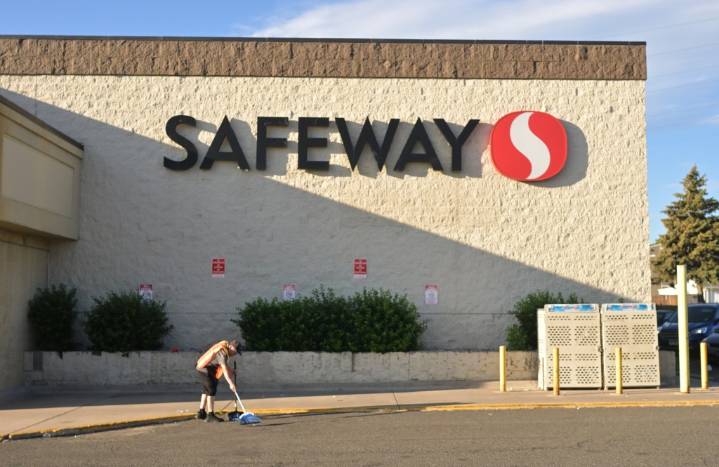 Safeway to close Lakewood grocery store this weekend