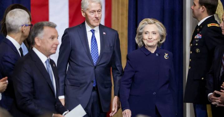 Un Comité del Congreso de EU llama a declarar a los Clinton por el caso Epstein