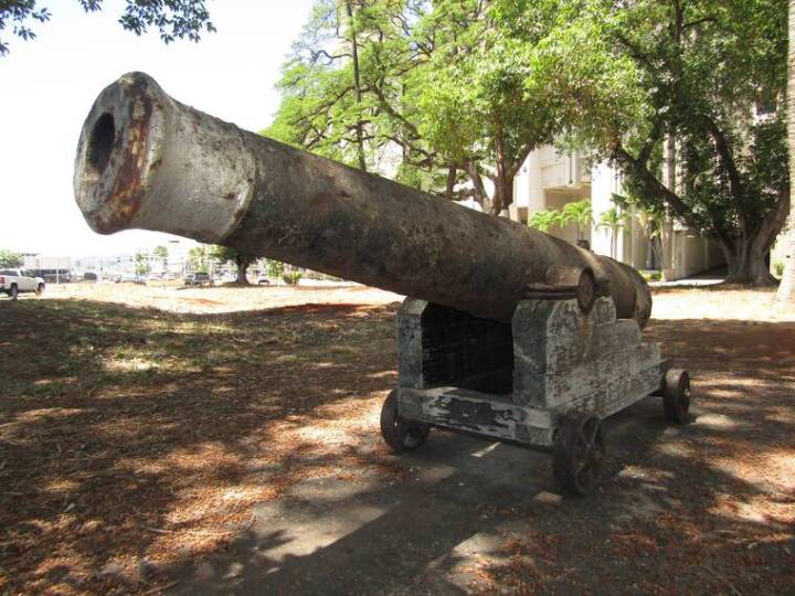 Rearview Mirror: 52 cannons were part of a fort in Honolulu