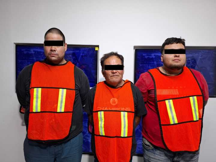 Arrestan a tres presuntos asaltantes de clientes bancarios