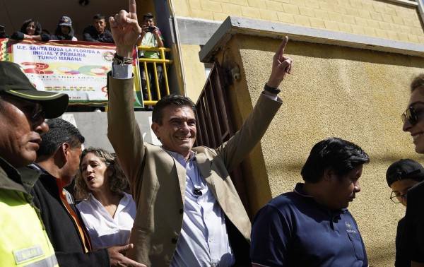 Bolivia va a un balotaje tras elecciones que ponen fin a dos décadas de gobiernos izquierdistas