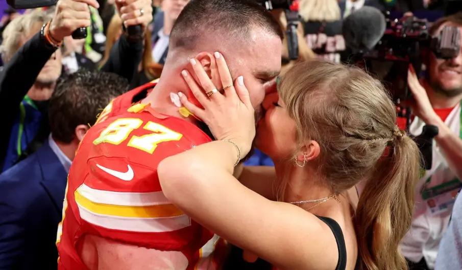 Taylor Swift y Travis Kelce: así nació la historia de amor que terminó en compromiso