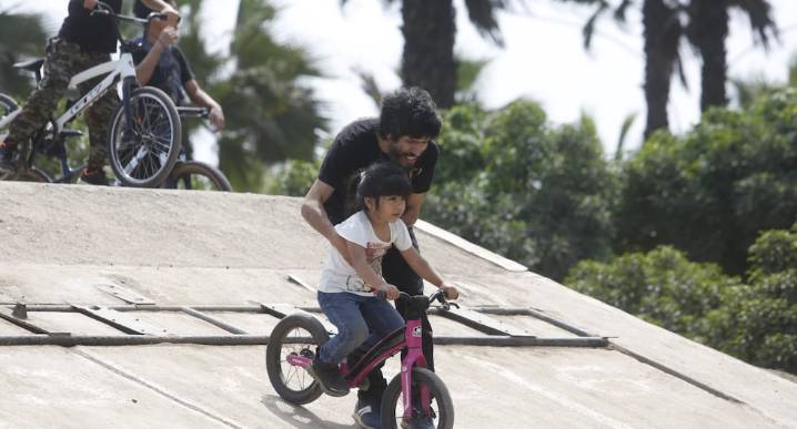 Día del Niño: padres e hijos celebraron entre juegos, cometas y paseos al aire libre 