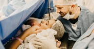 Study finds familiar faces make childbirth less traumatic for moms
