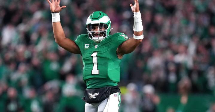 Eagles to wear Kelly Green jerseys for 3 division games in 2025