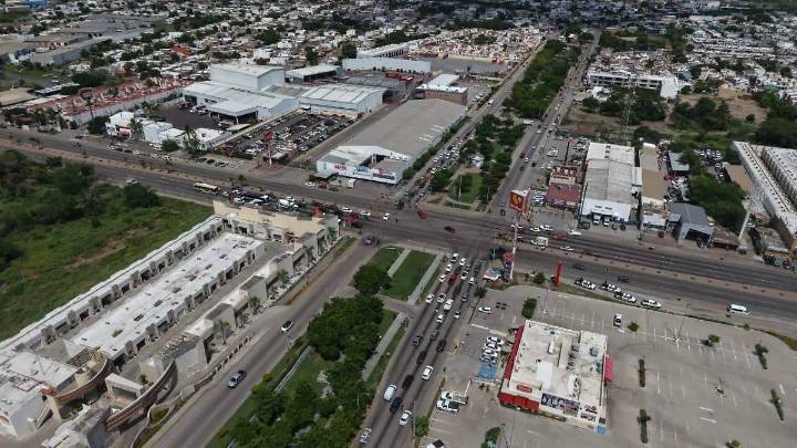 Tránsito y Transportes federal recorren vías alternas por construcción de puente al norte de Mazatlán