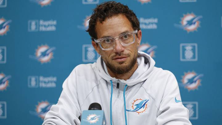 Dolphins HC Mike McDaniel updates Darren Waller’s progress after coming out of retirement