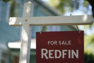 Average rate on a 30-year mortgage drops to lowest level since April