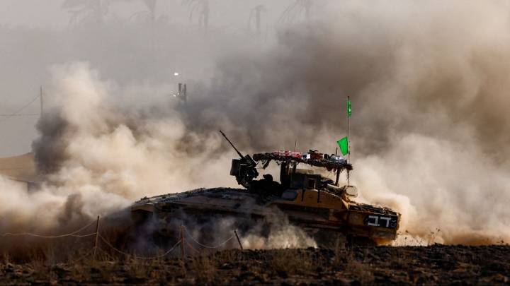 Israel Calls up Tens of Thousands of Reservists Before New Gaza Offensive