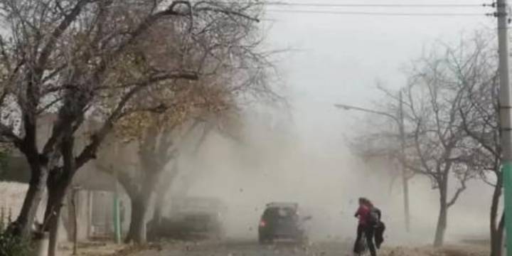 Alerta amarilla en 7 provincias por el viento Zonda: qué implica el fenómeno que llegará con ráfagas de más de 100 km/h