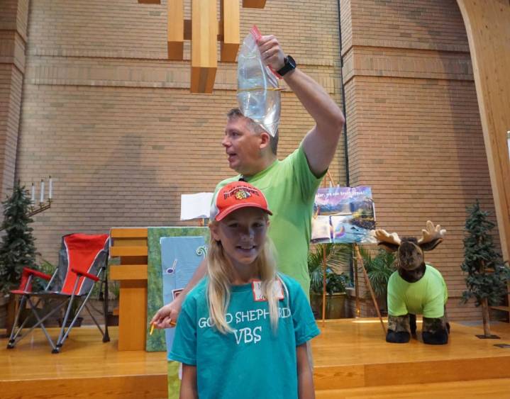 Briefs: VBS draws hundreds in Palos Heights, mural tour in Homewood