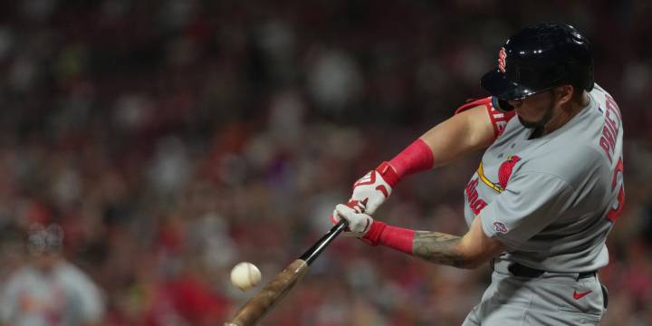 César Prieto makes Cardinals debut after defecting from Cuba years earlier