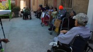 Francis y Rafaela: dos abuelitas orgullosamente trabajadoras