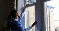 Experts advise shutting windows for 'crucial' next four weeks