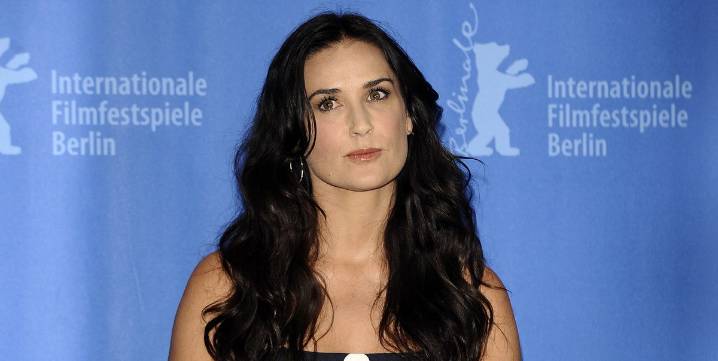 Demi Moore adelantó hace 16 años el vestido negro de lunares que es tendencia este verano en Mango Outlet y Zara