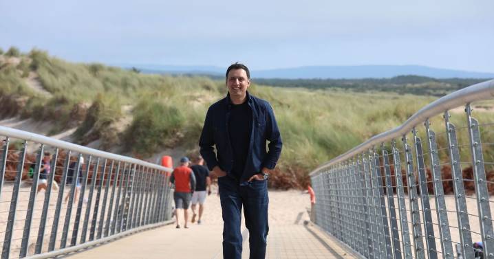 Anas Sarwar reveals the life-changing 'act of kindness' by a stranger in Lossiemouth