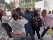 Se desata tremenda riña y detenciones tras desalojo en la Roma CDMX