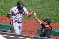 Dominic Smith hits go-ahead double in 9th as Giants rally for 4