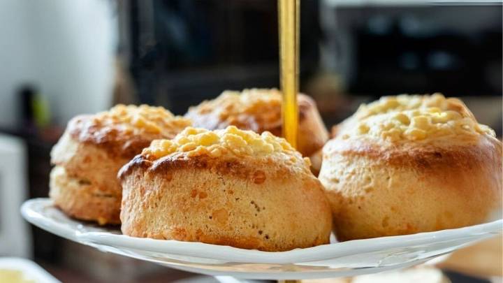Cómo elaborar Scones de queso: la receta salada con 5 ingredientes y riquísima para el mate