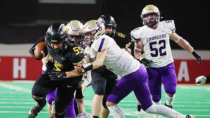 Prep Polls: Wall new No. 1 in 9A football; state champs tops in volleyball