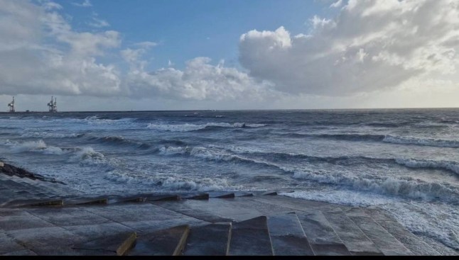 Six children pulled from water after getting into ‘serious difficulty’ off Welsh beach