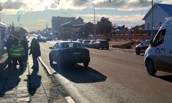Vehículo atropelló a una mujer