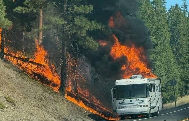 Fire closes Highway 97 through Blewett Pass