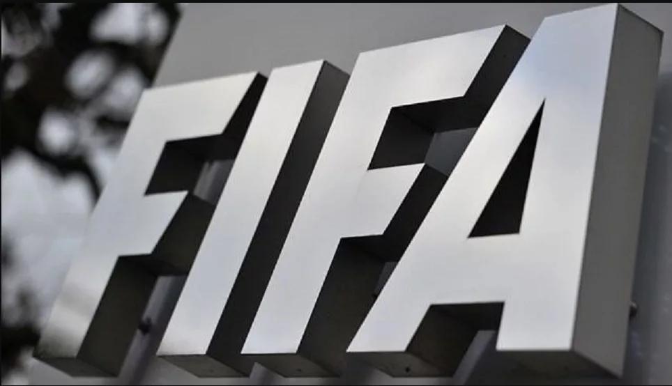 FIFA enfrenta demanda de $76 millones de Lassana Diarra por caso de reglas de transferencias.