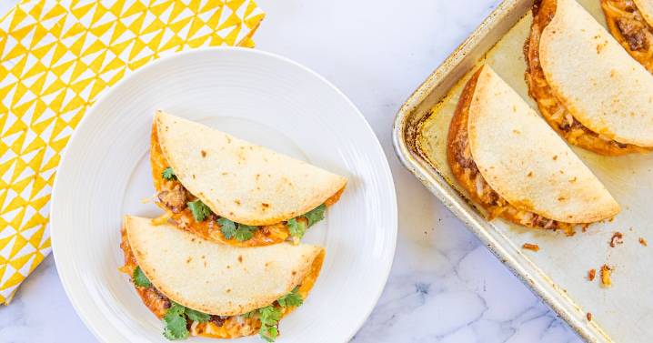 Need an easy dinner in 30 minutes? Give these crispy chorizo tacos a try.