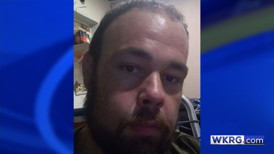 Mobile County deputies seek missing man