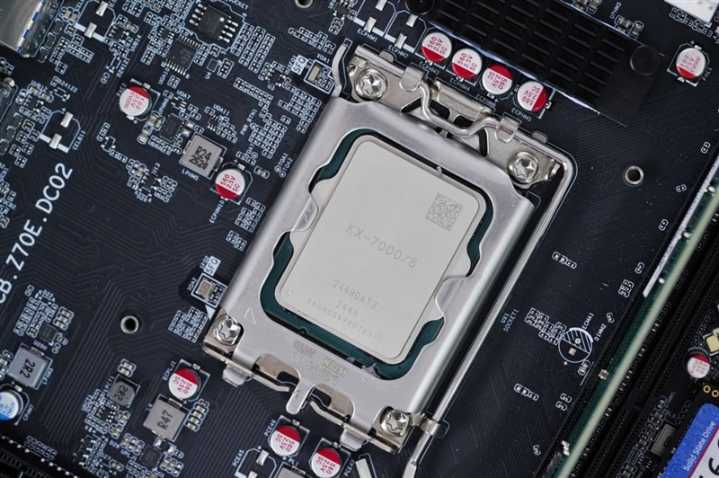 China’s Domestic x86 CPU, the Zhaoxin KX-7000, Debuts in an AI PC by MAXHUB, Positioning It as a Viable Alternative to Intel/AMD Options