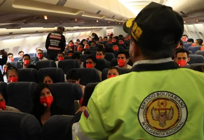 Llegan a Venezuela 183 deportados desde Estados Unidos