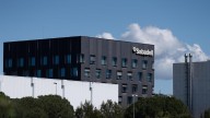 El Sabadell repartirá 370 millones a sus accionistas esta semana para descarrilar la OPA del BBVA