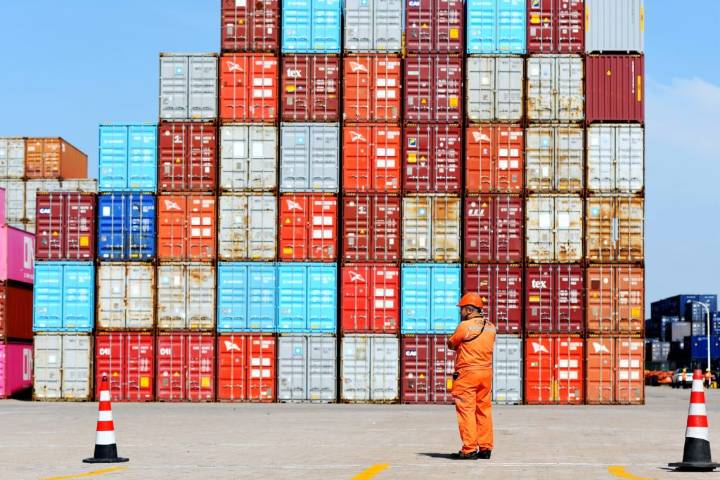 Appeals court finds Trump had no right to impose tariffs, but leaves them in place for now