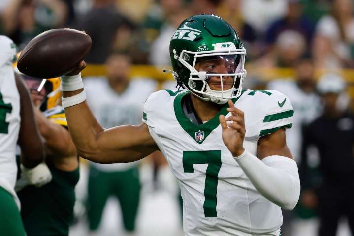 What Jets’ preseason win over Packers revealed about Aaron Glenn and his Justin Fields plan