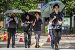 Tokyo logs record 10 days of 35C or more