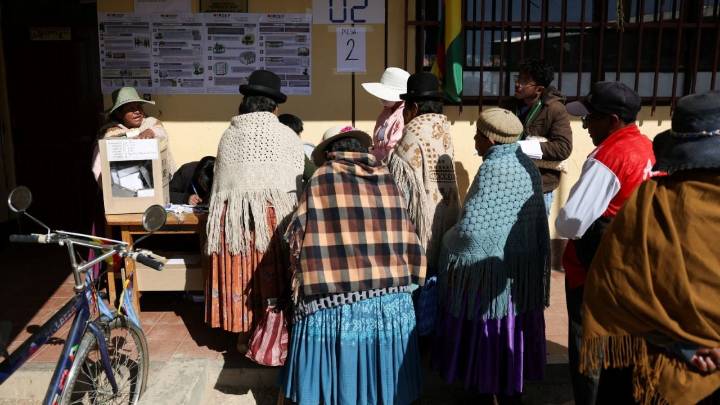 Comienza la jornada electoral en Bolivia en medio de tensiones; se eligen presidente y miembros del Poder Legislativo