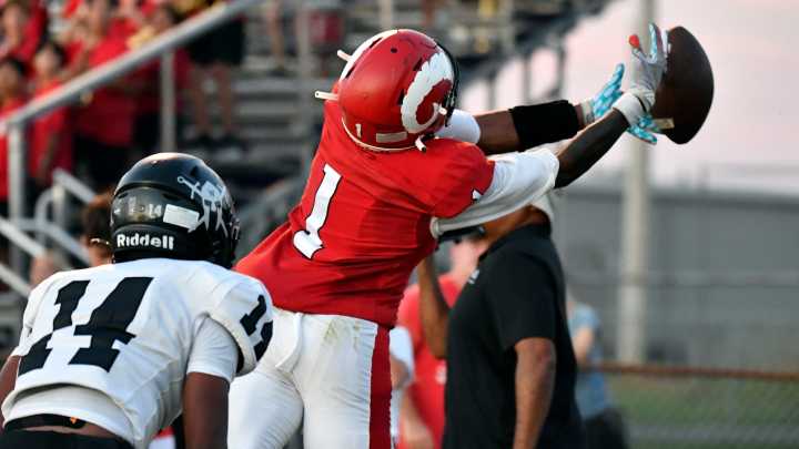 Manual football mounts late rally, but Crimsons fall to South Warren